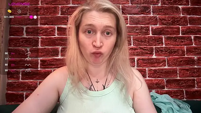 Snapshot of CitrusBlissss chatting on 11-11-25, 02:28 CitrusBlissss online show from 11-11-25, 02:28