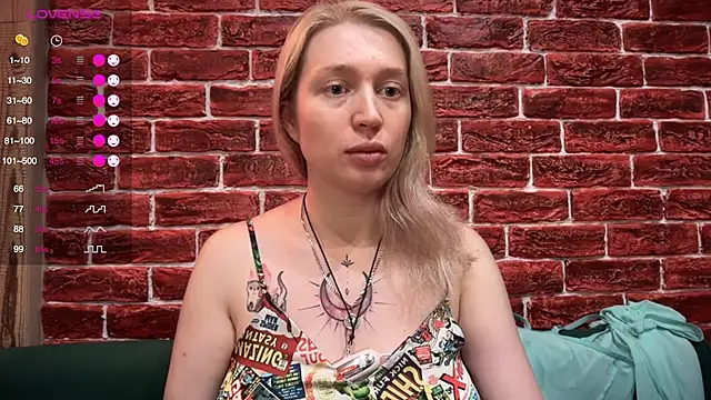 Snapshot of CitrusBlissss chatting on 11-12-25, 12:16 CitrusBlissss online show from 11-12-25, 12:16