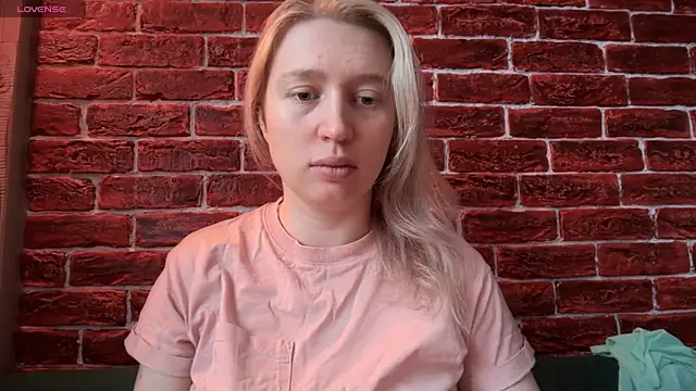 Snapshot of CitrusBlissss chatting on 11-13-25, 02:21 CitrusBlissss online show from 11-13-25, 02:21