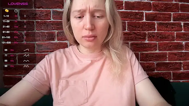 Snapshot of CitrusBlissss chatting on 11-26-25, 02:56 CitrusBlissss online show from 11-26-25, 02:56