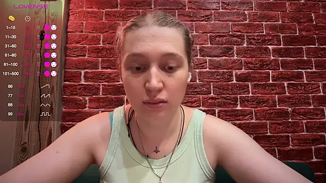 Snapshot of CitrusBlissss chatting on 11-26-25, 03:13 CitrusBlissss online show from 11-26-25, 03:13