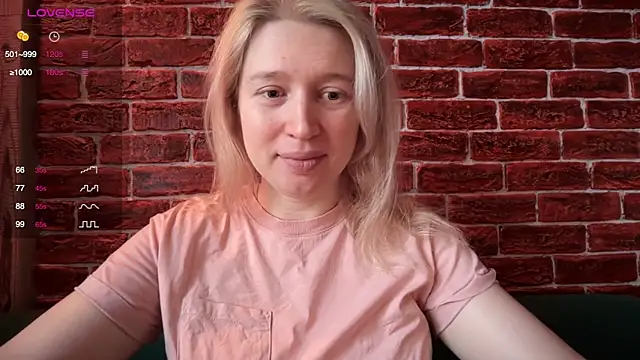 Snapshot of CitrusBlissss chatting on 11-28-25, 02:47 CitrusBlissss online show from 11-28-25, 02:47