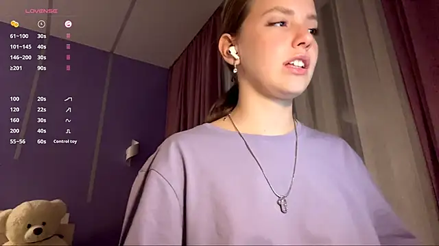 Snapshot of LinaMoonBlessed chatting on 10-30-25, 12:28 LinaMoonBlessed online show from 10-30-25, 12:28