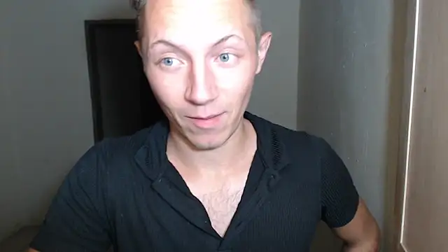 Snapshot of BlondZilla chatting on 11-16-25, 11:38 BlondZilla online show from 11-16-25, 11:38