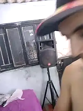 miroqui143 online show from 10-10-25, 12:42