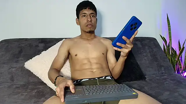 IsaXander743 online show from 12-15-25, 01:10