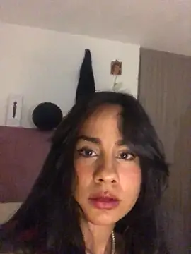 Snapshot of SelinaCatt_ chatting on 10-11-25, 10:30 SelinaCatt online show from 10-11-25, 10:30