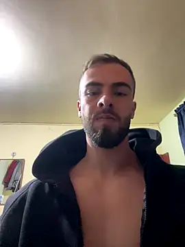 Snapshot of MaxDell chatting on 09-18-25, 02:13 MaxDell online show from 09-18-25, 02:13