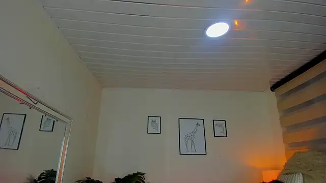 LusyKitty online show from 09-10-25, 02:39