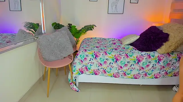 LusyKitty online show from 09-15-25, 03:01