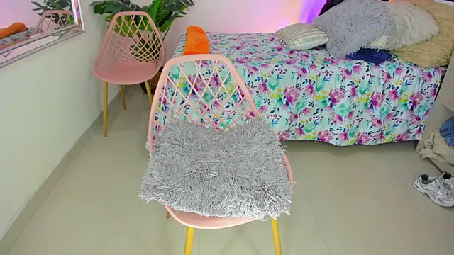 LusyKitty online show from 10-27-25, 04:00