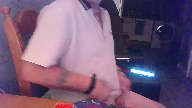 Snapshot of hefin18 chatting on 01-18-25, 09:24 hefin18 online show from 01-18-25, 09:24