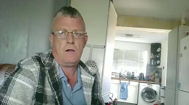 Snapshot of hefin18 chatting on 02-20-25, 02:46 hefin18 online show from 02-20-25, 02:46