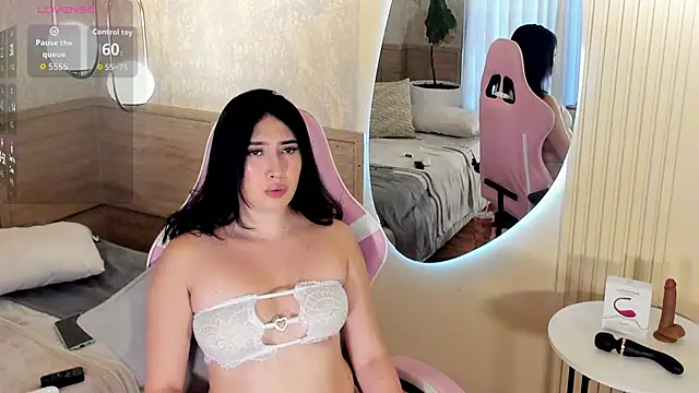 Snapshot of Skyyle_ chatting on 10-07-25, 01:30 Skyyle online show from 10-07-25, 01:30