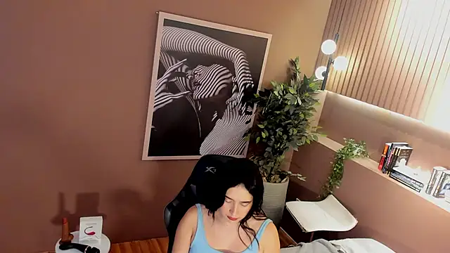 Snapshot of Skyyle_ chatting on 10-29-25, 12:40 Skyyle online show from 10-29-25, 12:40