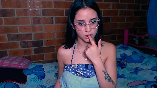 Snapshot of danaiisabella chatting on 11-10-25, 02:32 danaiisabella online show from 11-10-25, 02:32