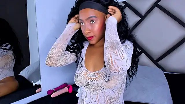 Euphoria 07 online show from 10-22-25, 03:18