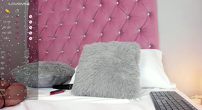 CapricornGirl  online show from 09-30-25, 11:21