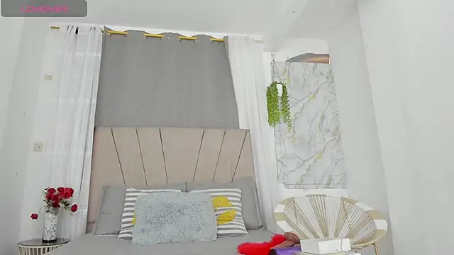 Lady miss    online show from 04-07-26, 12:05