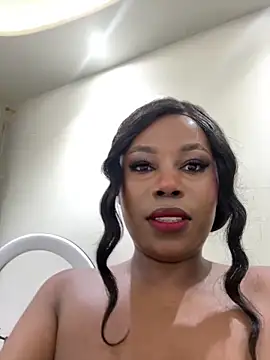 Snapshot of Elie-3 chatting on 10-16-25, 01:28 Elie-3 online show from 10-16-25, 01:28