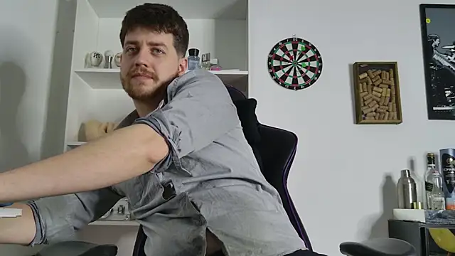 aaron nvk online show from 10-30-25, 09:26