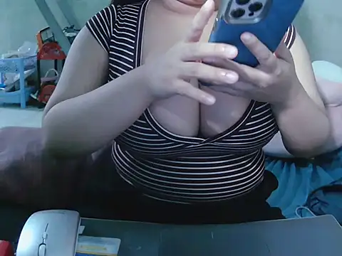 Lily3322 online show from 03-19-26, 06:01