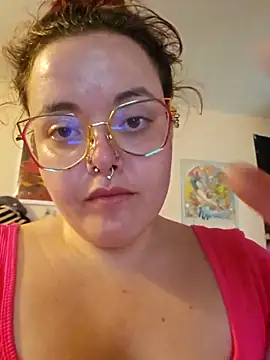 Snapshot of nuttiebuddy1 chatting on 09-19-25, 09:26 nuttiebuddy1 online show from 09-19-25, 09:26