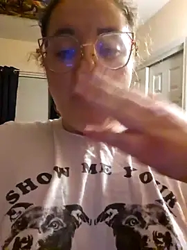 Snapshot of nuttiebuddy1 chatting on 10-23-25, 06:23 nuttiebuddy1 online show from 10-23-25, 06:23