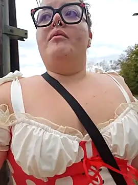 Snapshot of nuttiebuddy1 chatting on 10-31-25, 07:26 nuttiebuddy1 online show from 10-31-25, 07:26