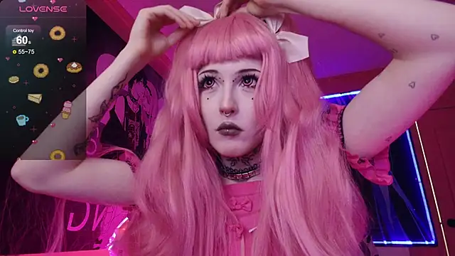 Snapshot of MilkMeSoftly chatting on 10-17-25, 08:17 MilkMeSoftly online show from 10-17-25, 08:17