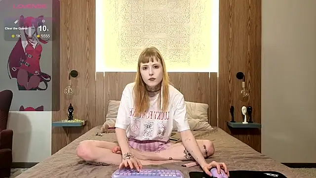 Snapshot of MilkMeSoftly chatting on 11-06-25, 08:26 MilkMeSoftly online show from 11-06-25, 08:26