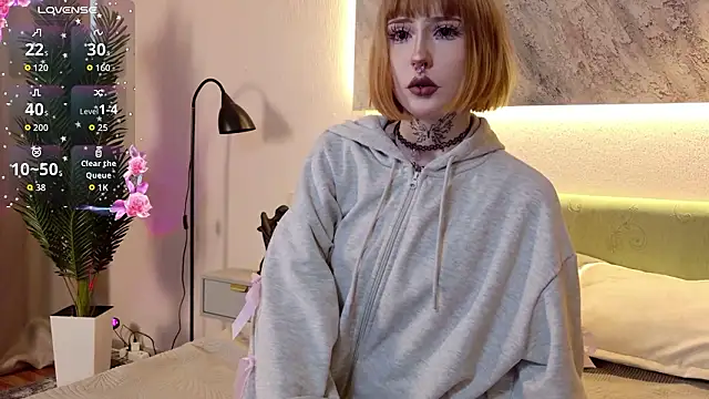 Snapshot of MilkMeSoftly chatting on 01-18-26, 08:51 MilkMeSoftly online show from 01-18-26, 08:51