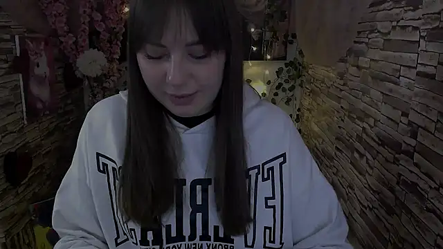 Amanda Bright  online show from 10-21-25, 06:58