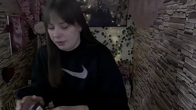 Amanda Bright  online show from 10-22-25, 06:35