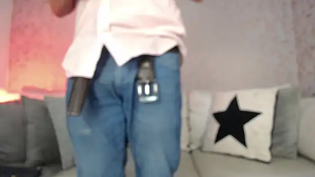 Snapshot of JuanKFit_45 chatting on 11-19-25, 01:44 JuanKFit 45 online show from 11-19-25, 01:44