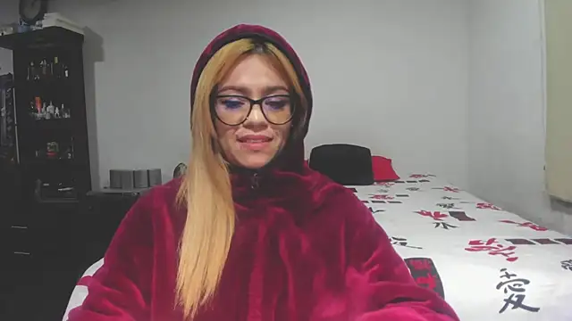 Snapshot of KATA_BLONDE chatting on 10-18-25, 06:05 KATA BLONDE online show from 10-18-25, 06:05