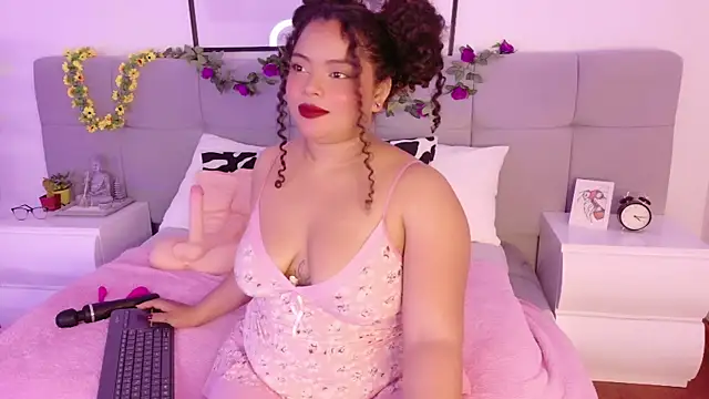 Alanaa Gomez online show from 10-03-25, 12:35