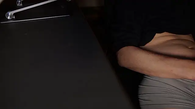 Snapshot of riku_velvet chatting on 02-26-26, 04:17 riku velvet online show from 02-26-26, 04:17