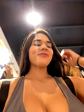 BellaLeclair online show from 12-04-25, 06:49