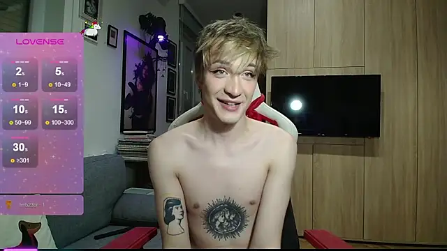 Snapshot of Crystal_Valentine chatting on 09-09-25, 11:48 Crystal Valentine online show from 09-09-25, 11:48