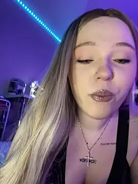 Snapshot of Monna_Krrristal chatting on 11-23-25, 12:21 Monna Krrristal online show from 11-23-25, 12:21