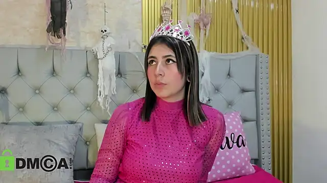 Snapshot of Skarlet_04 chatting on 10-25-25, 07:52 Skarlet 04 online show from 10-25-25, 07:52