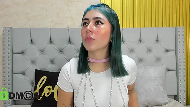 Snapshot of Skarlet_04 chatting on 11-08-25, 04:07 Skarlet 04 online show from 11-08-25, 04:07