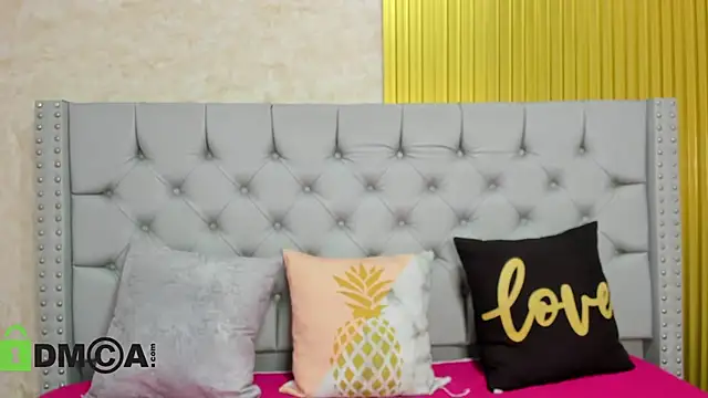 Snapshot of Skarlet_04 chatting on 11-14-25, 05:33 Skarlet 04 online show from 11-14-25, 05:33