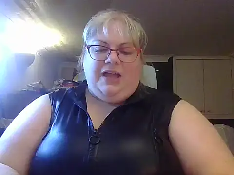 Kinkyhousewife83 online show from 11-23-25, 05:46