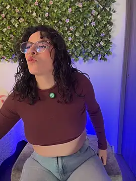 Katheerine online show from 12-22-25, 01:35