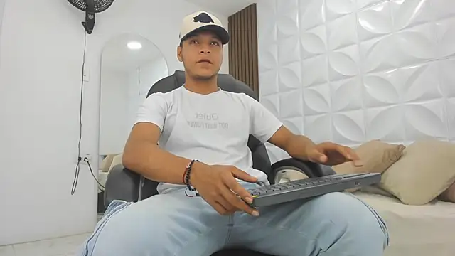 Ricky Owens1 online show from 11-24-25, 08:41