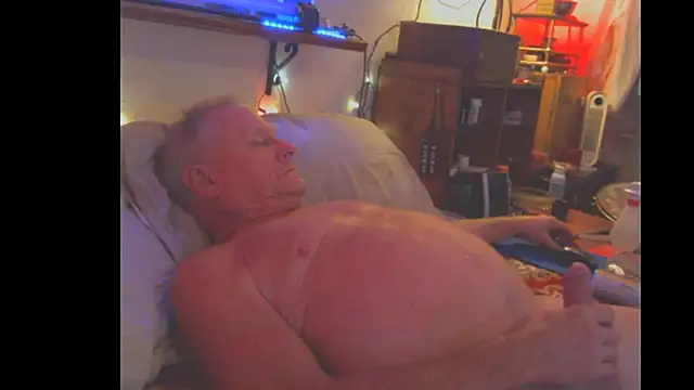 Pussyeat2please online show from 10-09-25, 11:19