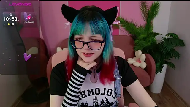 CoralineYoung online show from 10-24-25, 05:15