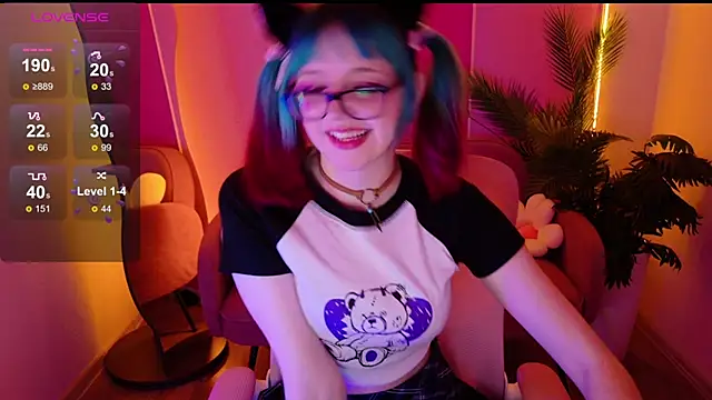 CoralineYoung online show from 10-25-25, 05:48